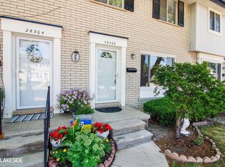 28306 Universal Dr, Warren, MI 48092