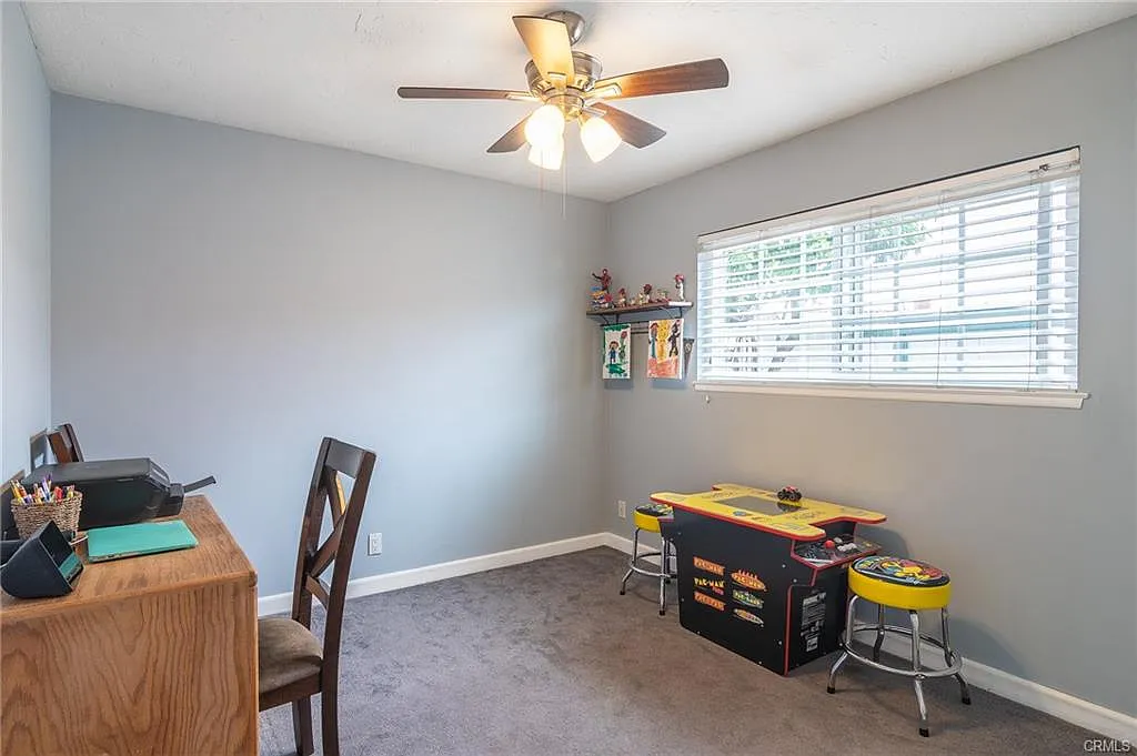 4 bed, 1916 sqft, $4,700 — Photo 2