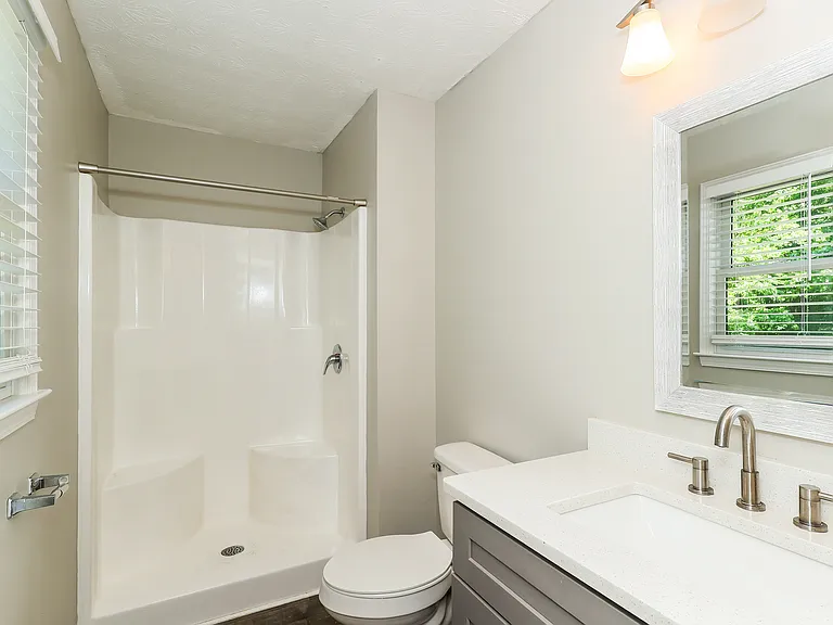 106 Mallard Dr — Photo 9