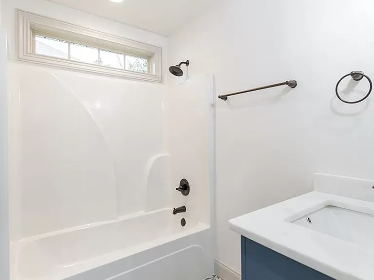 4047 Gramercy Dr — Photo 12