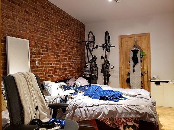 3rd image of 3018 44th St APT 1R