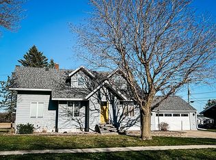 106 NW 1st St, Adams, MN 55909