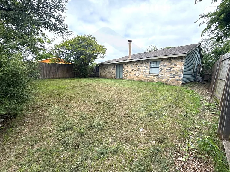 439 Jones St — Photo 2