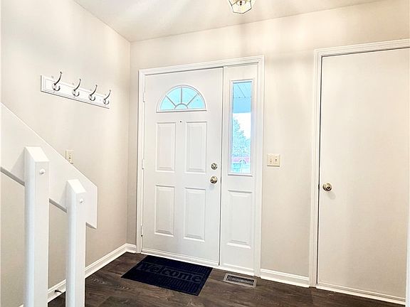 2nd image of 719 Goldleaf Ct