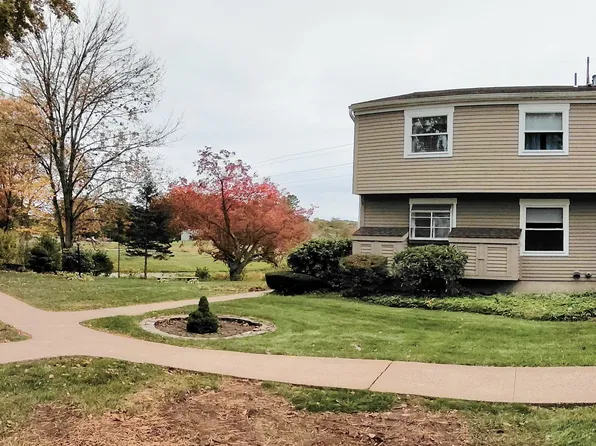 1 Putting Green Path #1, Southington, CT 06489