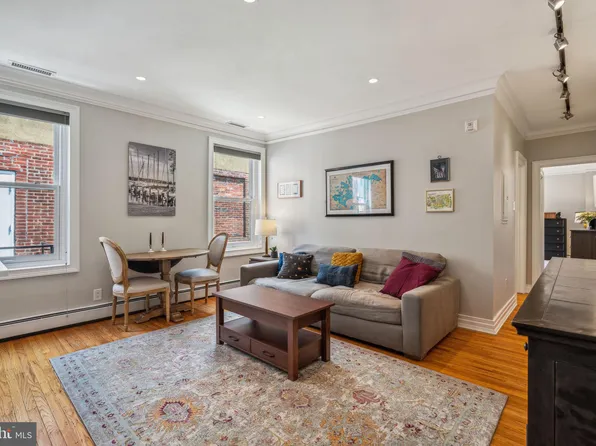 1812 Spruce St APT 3R, Philadelphia, PA 19103