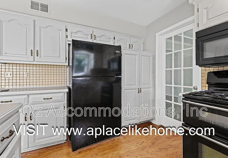 11626 Woodward St — Photo 17