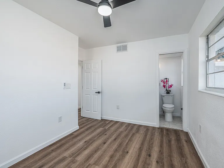 1811 Rhoades Ter — Photo 10