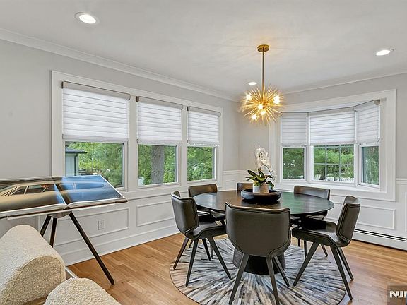 5th image of 547 Ruckman Road