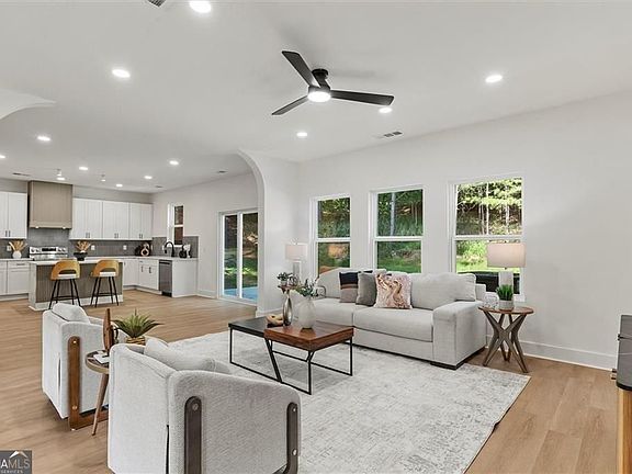 3rd image of 2195 Amberly Glen Way