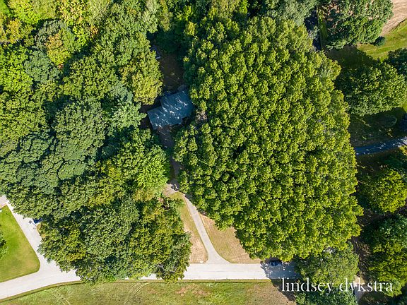 2nd image of 23 W Chamberlin Ct