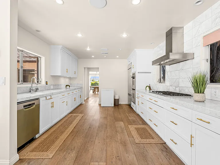 11365 Thurston Pl — Photo 7