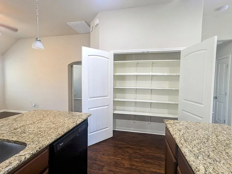 242 Rock Bluff Ln — Photo 13