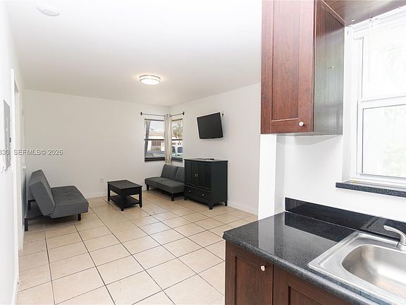2nd image of 1840 Fillmore St APT 1