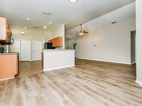 5th image of 11241 Southwind Lake Dr