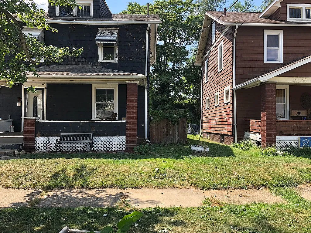 927 Clinton Ave SW photo 1