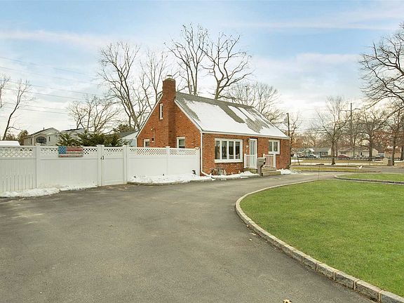 3rd image of 5 Richard Ave