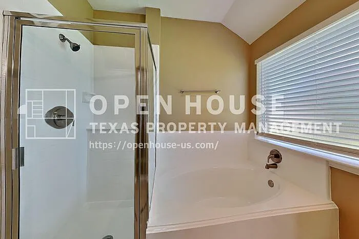 2807 Burgess Hill Ct — Photo 11