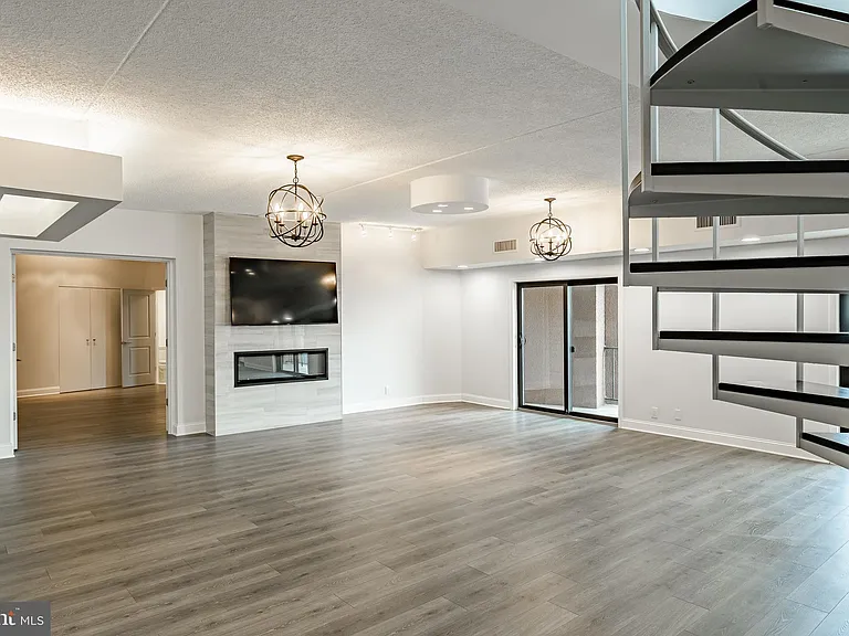 21510 Valley Forge Cir #1510 — Photo 13