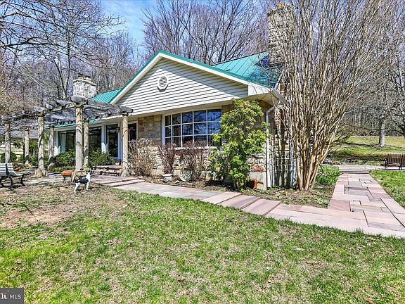 4th image of 211 Orchard Rd