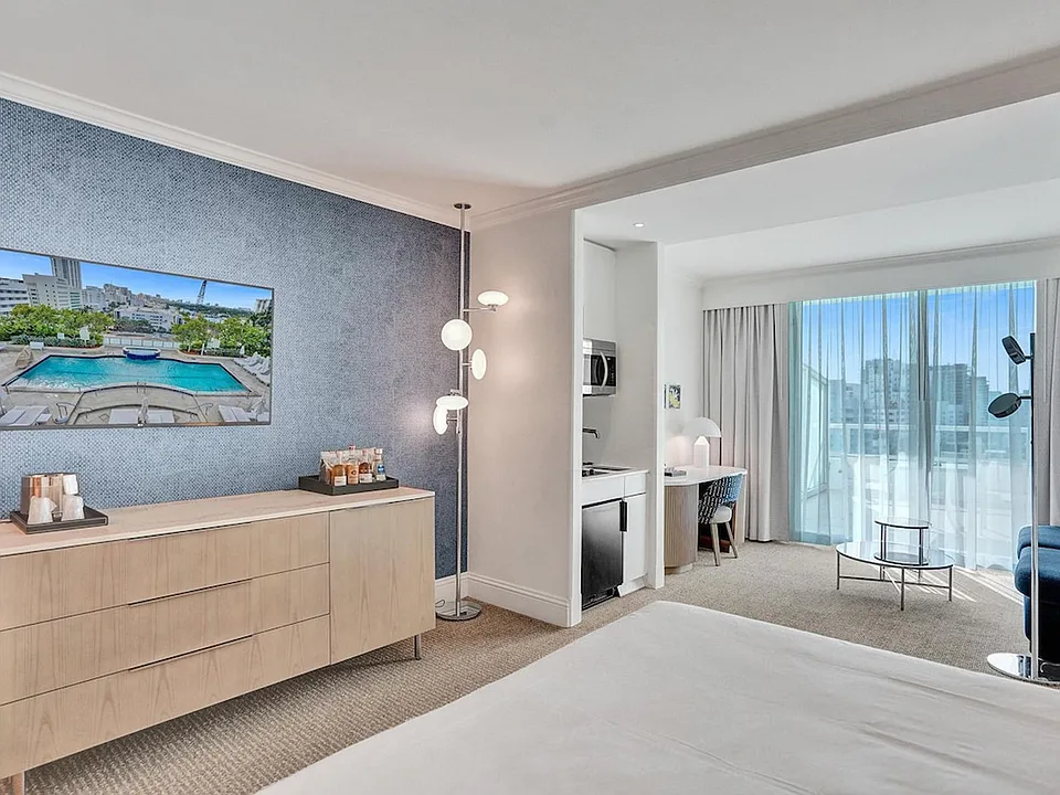 4401 Collins Ave #ID1540436P