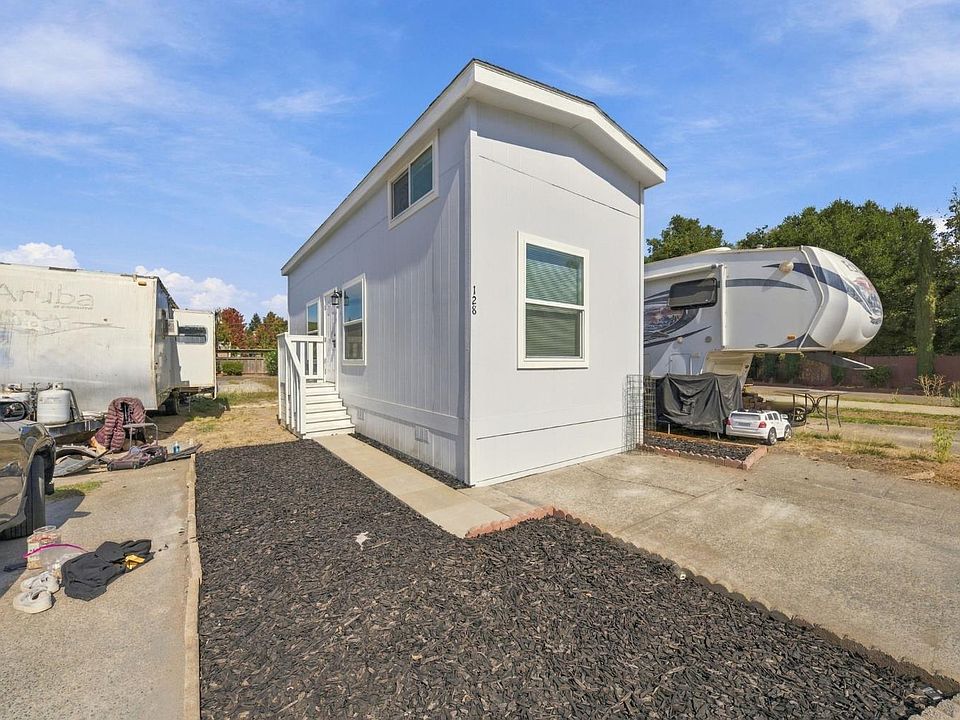 1st image of 128 Plaza Dr #128