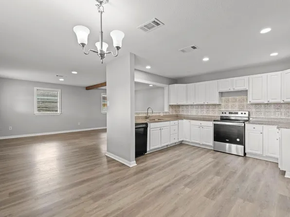 1413 N Natchez Dr, Texas City, TX 77591