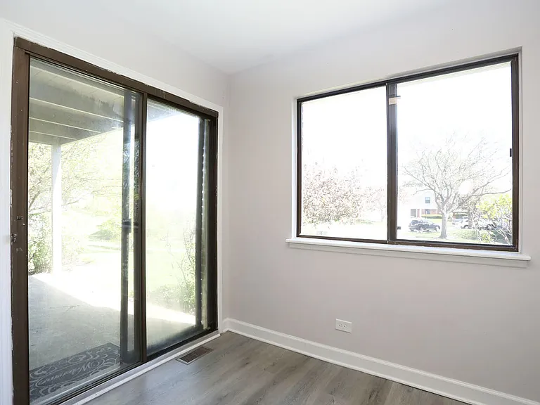 Burr Oak Ln — Photo 6