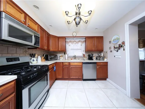 157 Exeter Street image 9 of 40