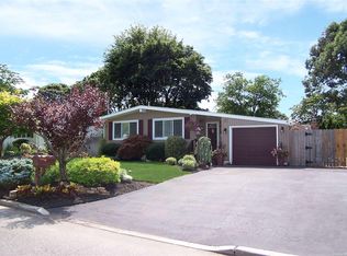 17 Morning Dr, Centereach, NY 11720