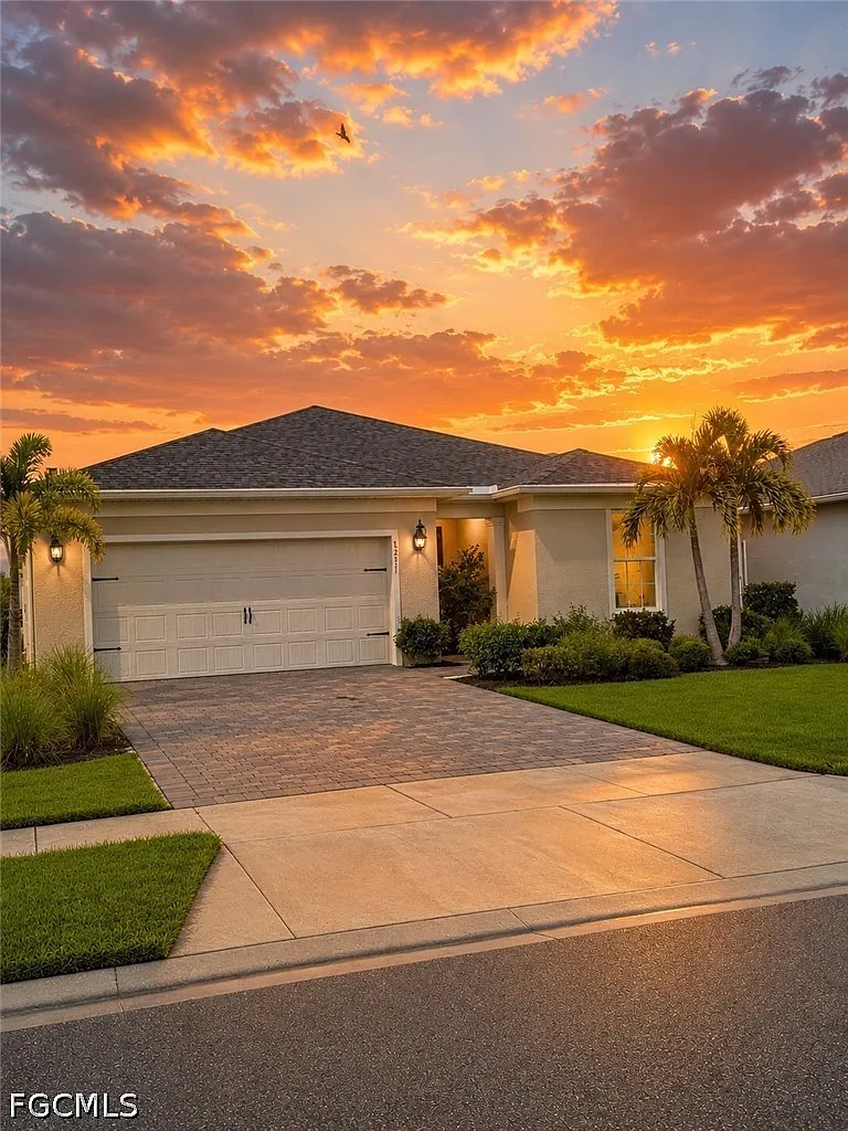 3 bed, 2.5 bath, 2084 sqft, $3,400 — Photo 1