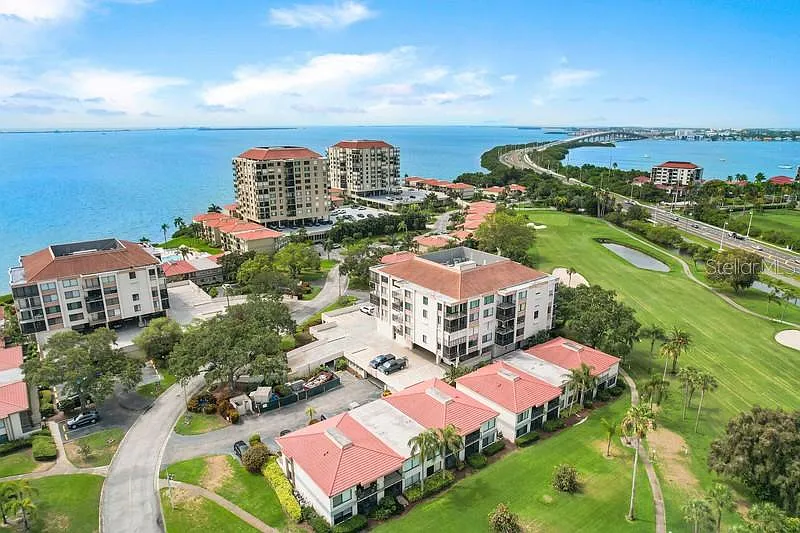2 bed, 2.0 bath, 890 sqft, $2,500 — Photo 4