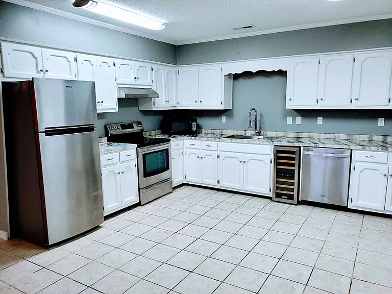 3990 Seven Springs Rd — Photo 17