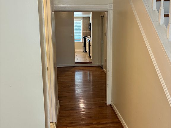 2nd image of 505 S Clinton St