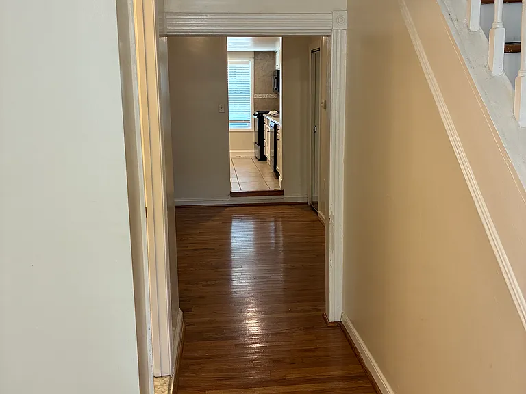 505 S Clinton St — Photo 3