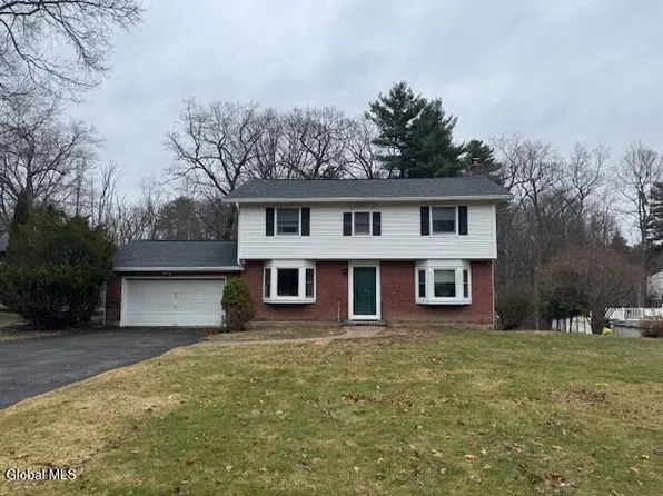 854 Maxwell Drive, Niskayuna, NY 12309