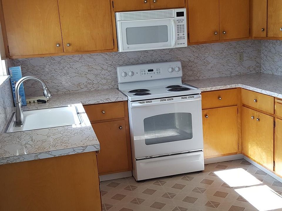 2nd image of 553 Tamarack Ln