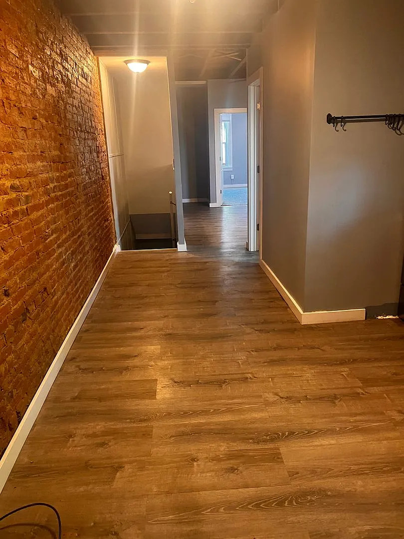 211 E Frederick St — Photo 3