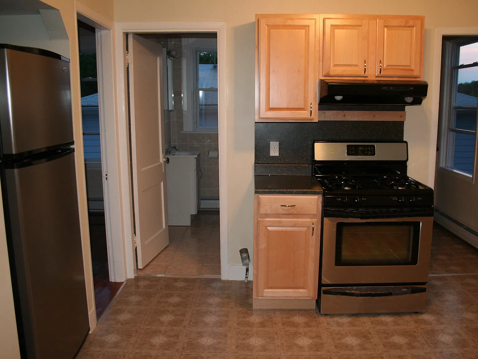 2 bed, 1100 sqft, $2,000 — Photo 4