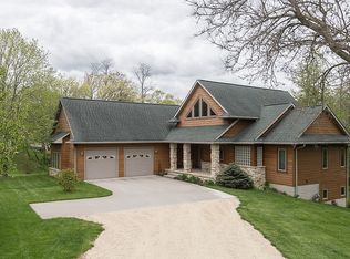 4392 Indian Trl NE, Solon, IA 52333