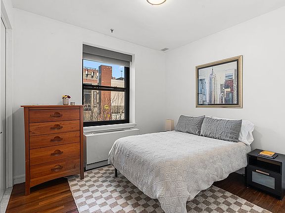 5th image of 552 W 43rd St APT 3A