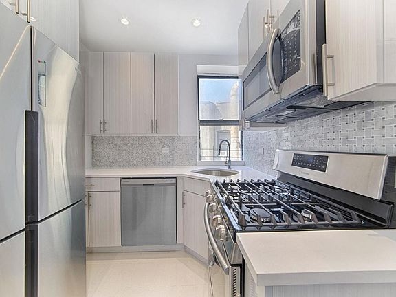 4th image of 1642 Lexington Ave APT 25