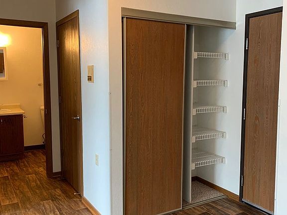 4th image of 127 Park Ave SW APT 5