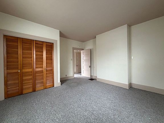 2nd image of 22 1/2 Willis Ave #22