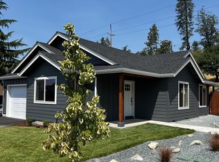 1698 NE 9th St, Grants Pass, OR 97526