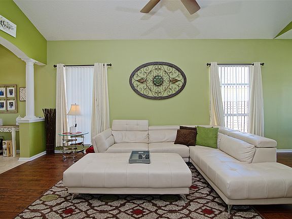 5th image of 1817 Creekview Dr