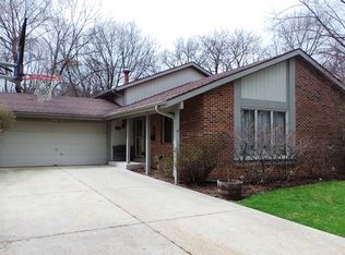 6626 Pinehurst Ct, Lisle, IL 60532