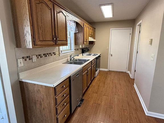 4th image of 110 Brendenwood Ct