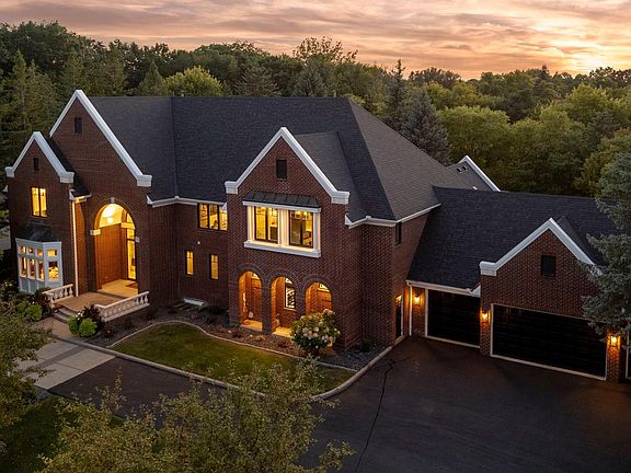 3rd image of 3554 Fairway Ct