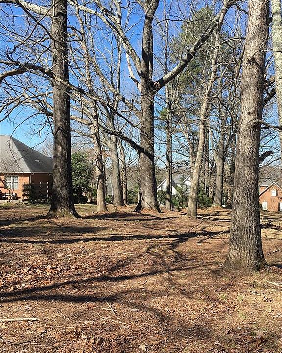 1st image of 512 Glen Laurel Dr